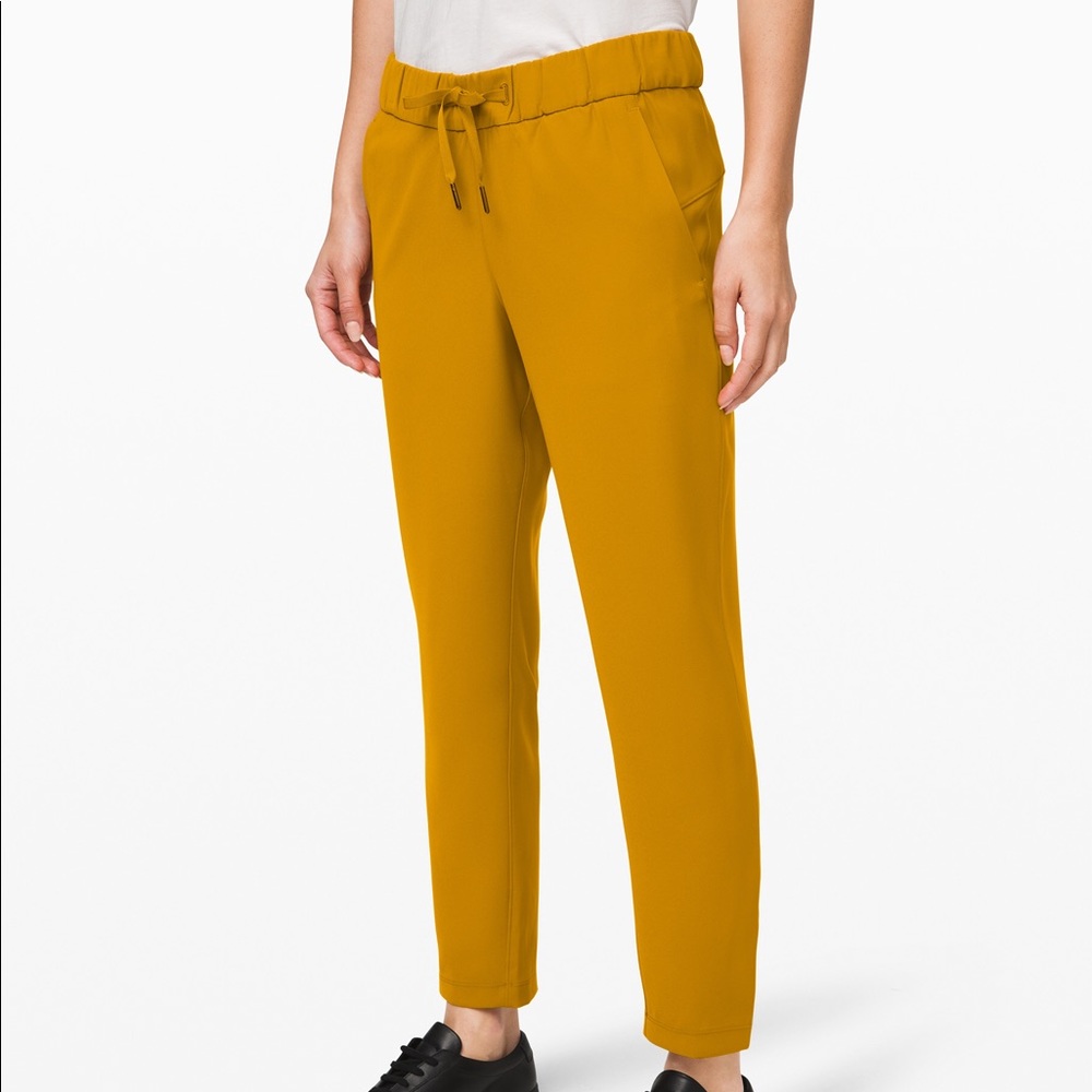 Lululemon On The Fly 7/8 Pant In “Fools Gold”